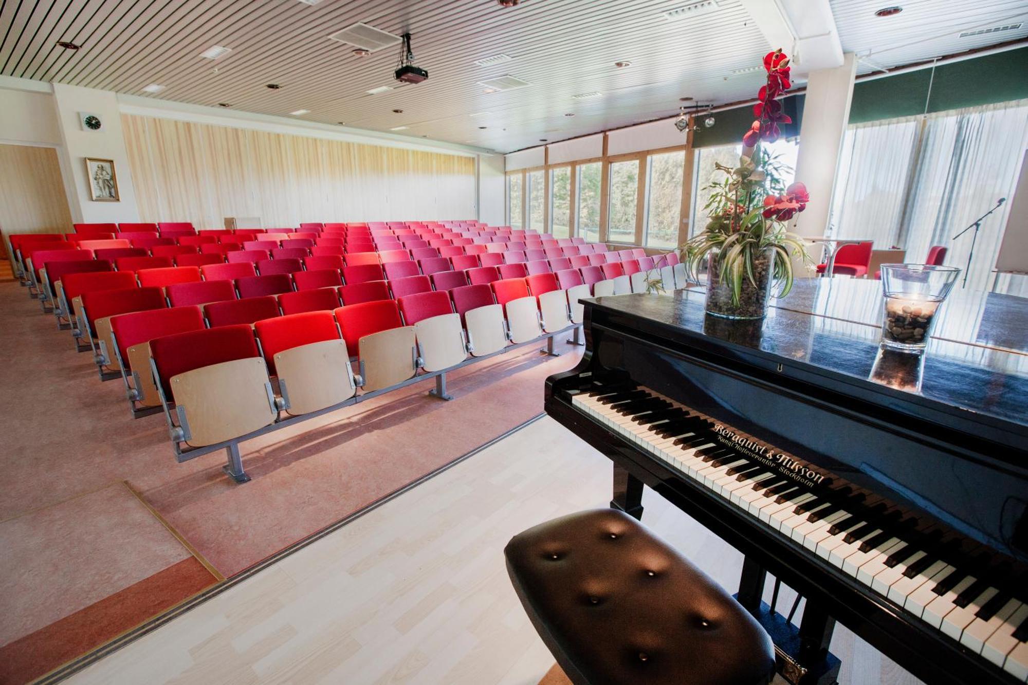 Karlskoga Folkhoegskola Vandrarhem Udden Exteriér fotografie